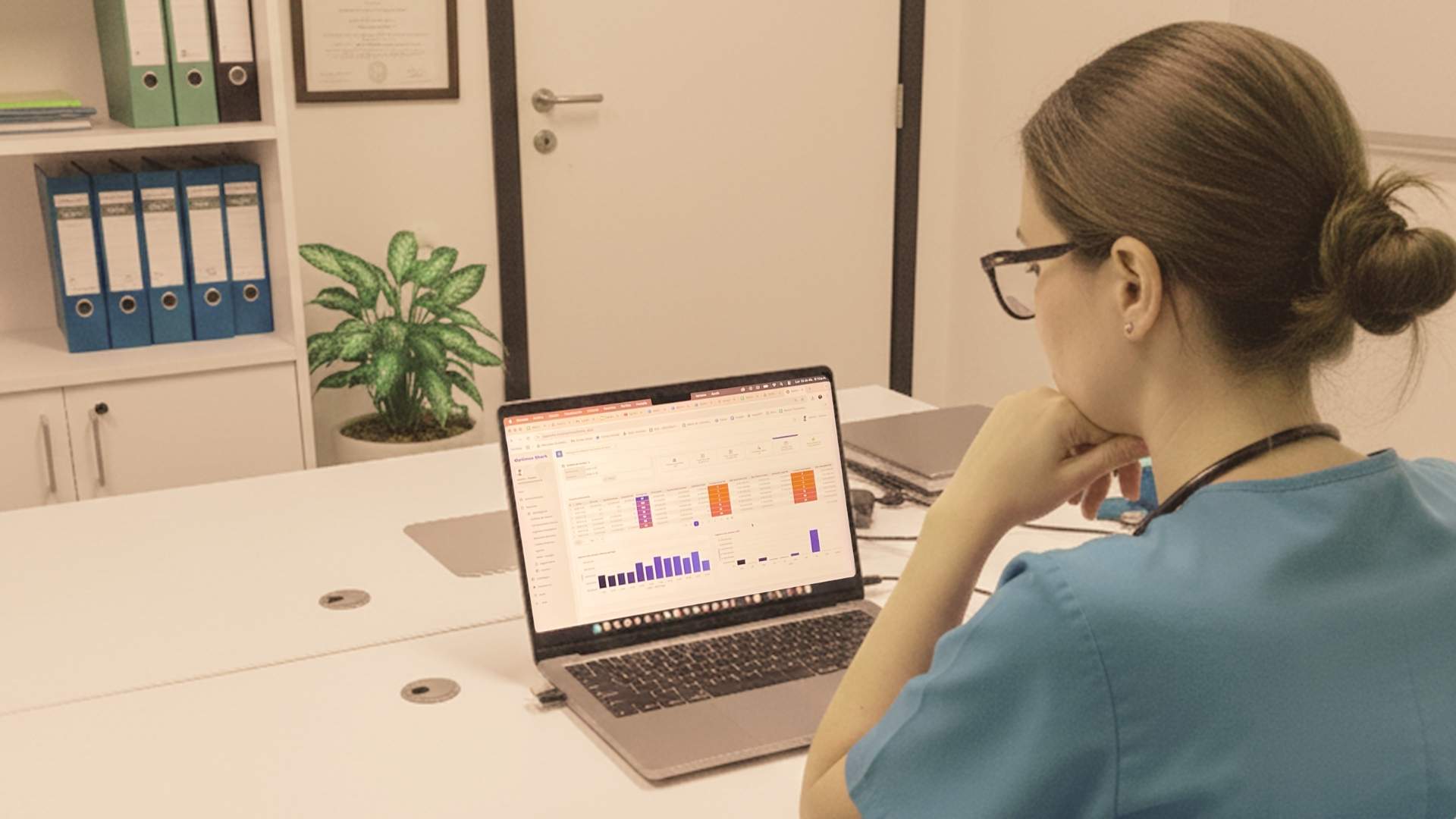 Andres-parra-de-medico-a-empresario-sharko-consultores-medicina-curso-rocketfin-optimus-shark14